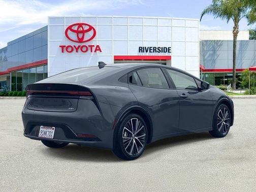 2025 Toyota Prius XLE
