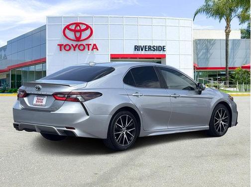 2023 Toyota Camry Hybrid SE