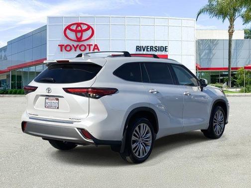 2023 Toyota Highlander Platinum