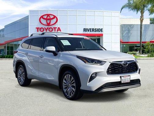 2023 Toyota Highlander Platinum