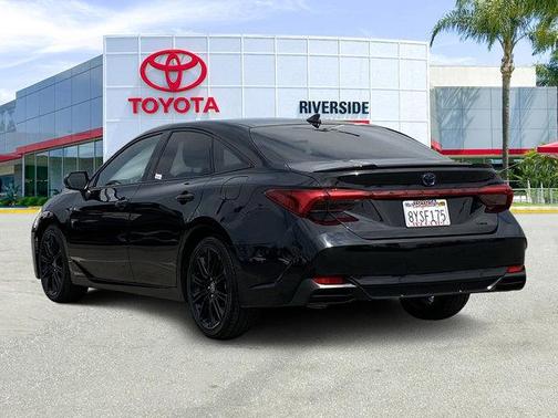 2022 Toyota Avalon Hybrid XSE Nightshade
