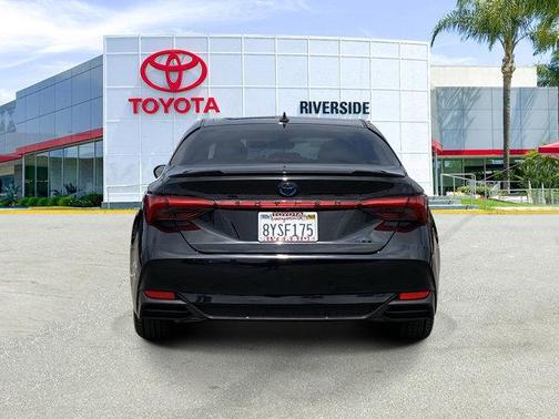2022 Toyota Avalon Hybrid XSE Nightshade