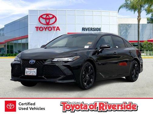 2022 Toyota Avalon Hybrid XSE Nightshade