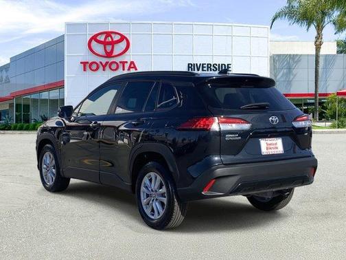 2025 Toyota Corolla Cross LE