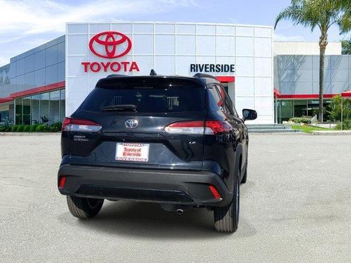 2025 Toyota Corolla Cross LE