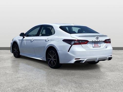 Ice 2024 Toyota Camry SE