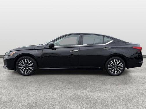 Black 2025 Nissan Altima SV