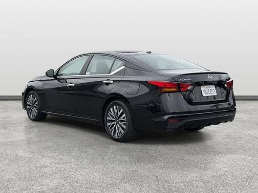 Black 2025 Nissan Altima SV