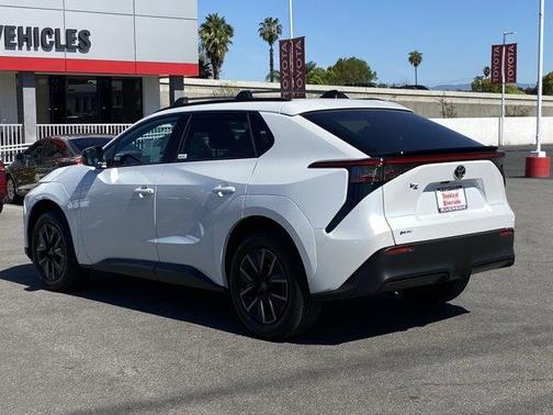 2026 Toyota bZ XLE PLUS