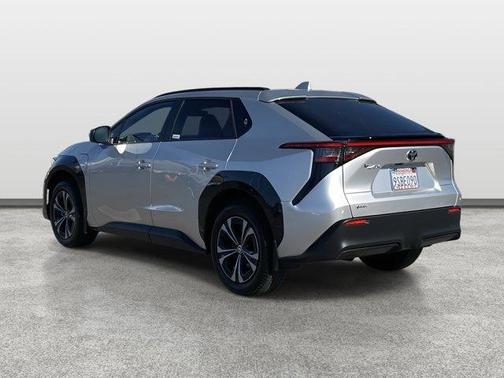 2025 Toyota bZ4X XLE