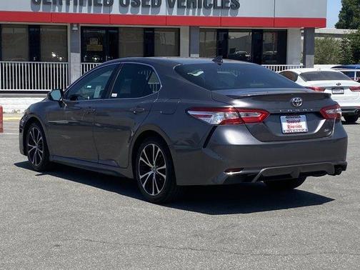 2020 Toyota Camry SE