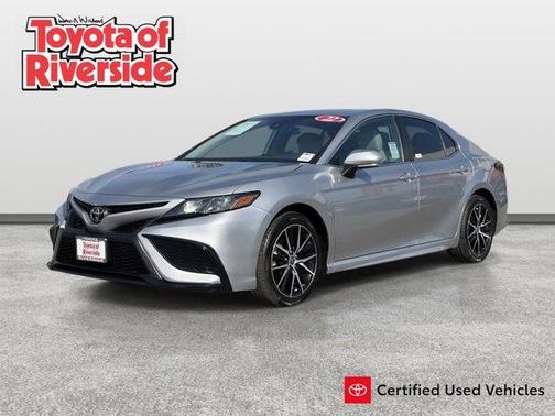 Celestial Silver Metallic 2022 Toyota Camry SE