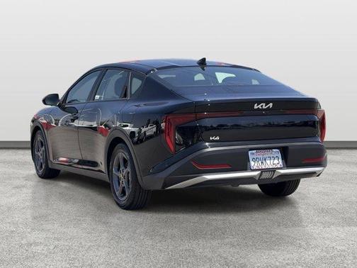 Aurora Black Pearl 2025 Kia K4