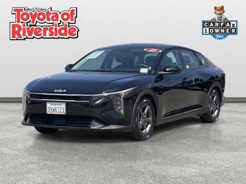 Aurora Black Pearl 2025 Kia K4
