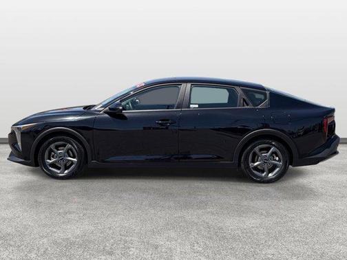 Aurora Black Pearl 2025 Kia K4