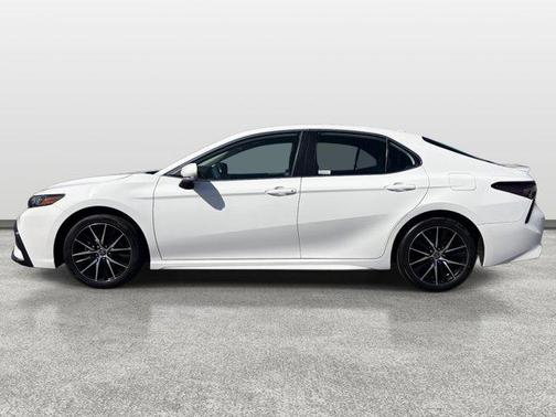 Ice 2024 Toyota Camry SE