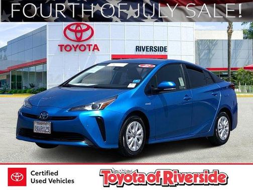 2022 Toyota Prius LE