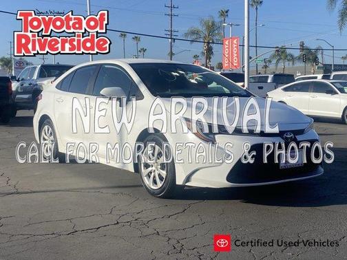 White 2022 Toyota Corolla LE