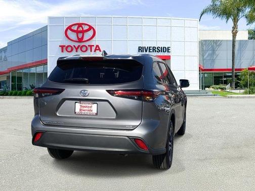 2025 Toyota Highlander XLE