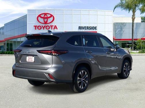 2025 Toyota Highlander XLE