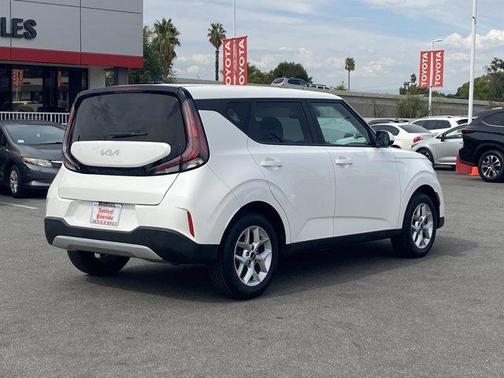 2023 Kia Soul LX