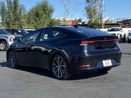 2025 Toyota Prius XLE