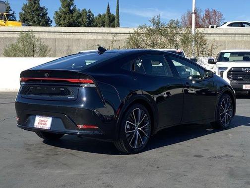 2025 Toyota Prius XLE