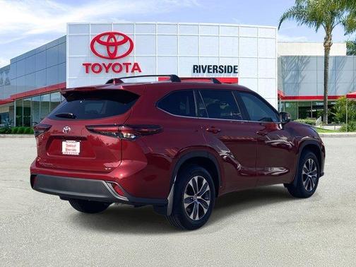 2025 Toyota Highlander XLE