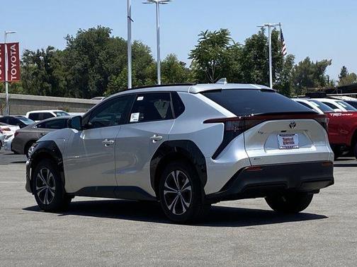 2025 Toyota bZ4X XLE