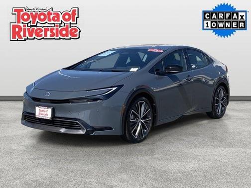 2025 Toyota Prius XLE