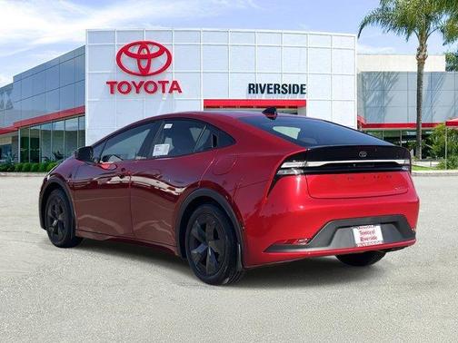 2026 Toyota Prius Plug-In Hybrid SE