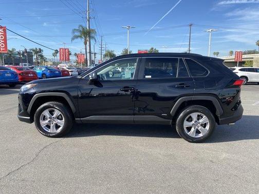 2025 Toyota RAV4 Hybrid LE