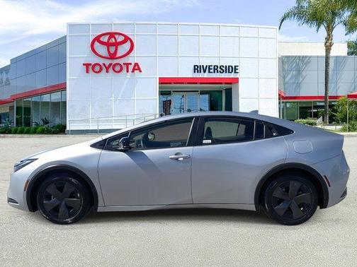 2025 Toyota Prius LE