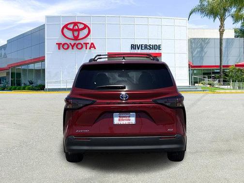 2025 Toyota Sienna XLE