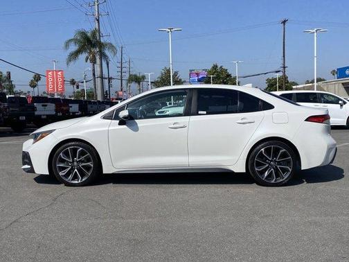 Blizzard Pearl 2021 Toyota Corolla SE
