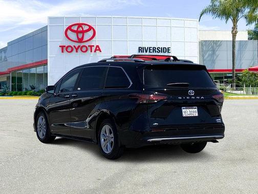 2023 Toyota Sienna Limited