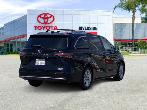 2023 Toyota Sienna Limited
