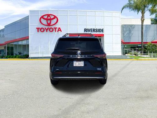 2023 Toyota Sienna Limited