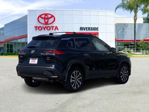 2025 Toyota Corolla Cross XLE