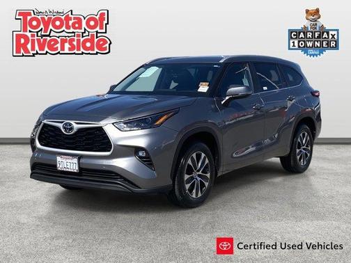 Magnetic Gray Metallic 2025 Toyota Highlander XLE