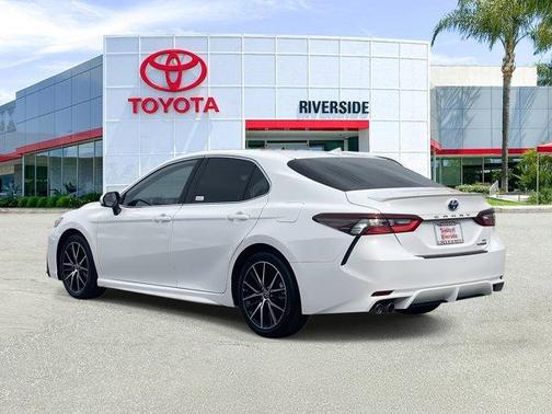 2023 Toyota Camry Hybrid SE
