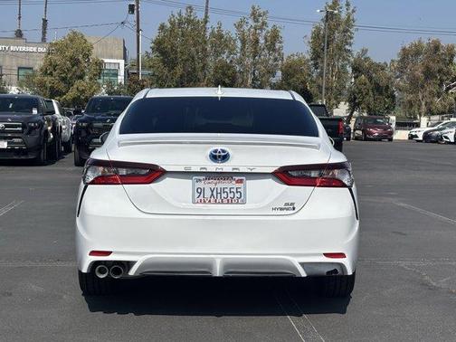 2024 Toyota Camry Hybrid SE