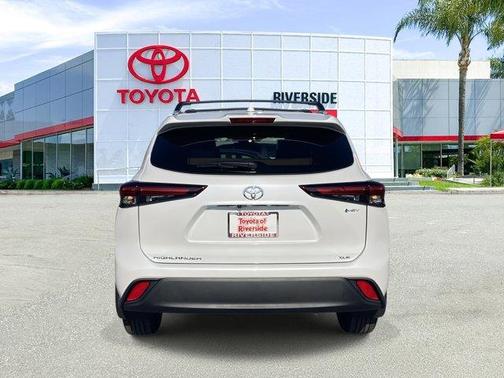 2025 Toyota Highlander Hybrid XLE