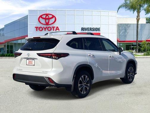 2025 Toyota Highlander XLE