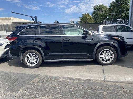 2017 Toyota Highlander Hybrid Limited Platinum