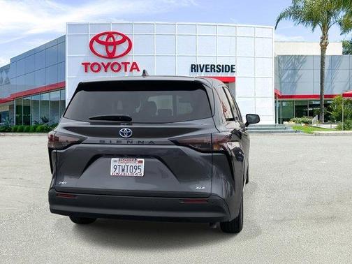 2025 Toyota Sienna XLE