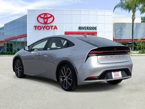 2025 Toyota Prius XLE