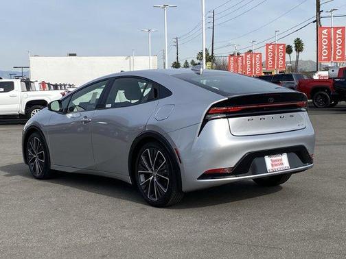 2025 Toyota Prius XLE