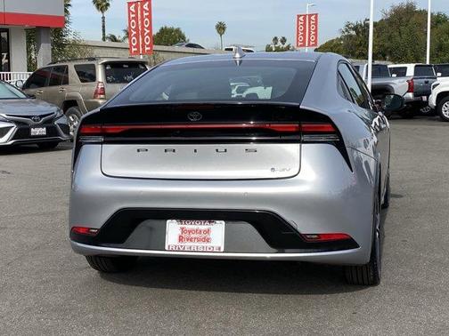 2025 Toyota Prius XLE