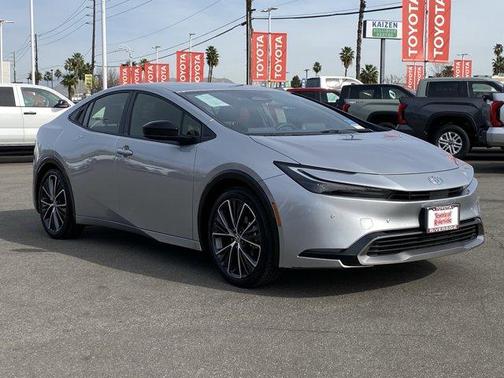 2025 Toyota Prius XLE